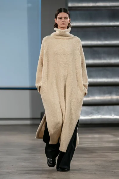 Look 24